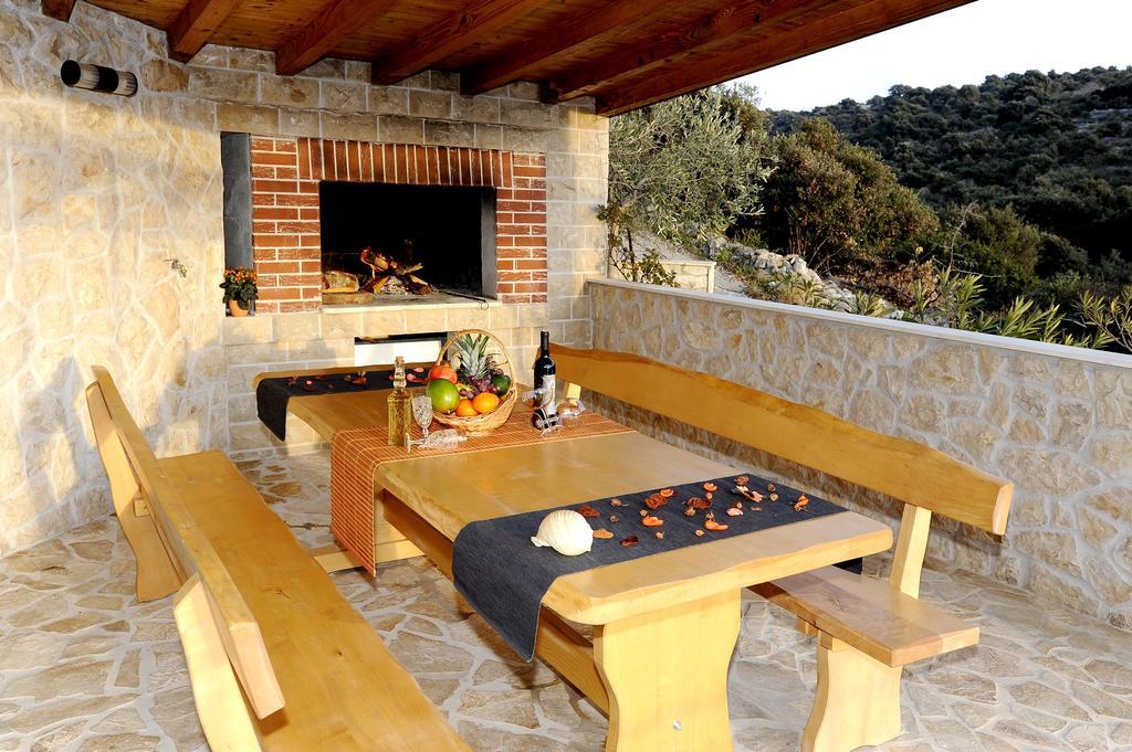 Holiday Home Mirna Vala Sevid ภายนอก รูปภาพ