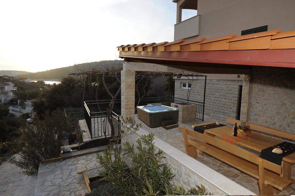 Holiday Home Mirna Vala Sevid ภายนอก รูปภาพ