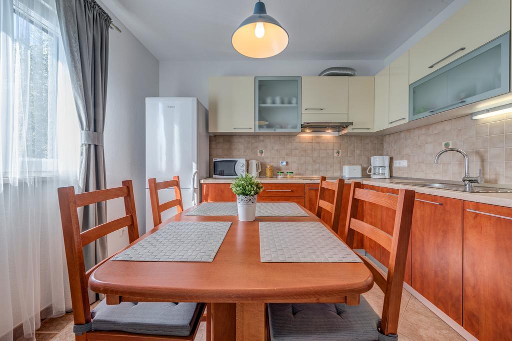 Holiday Home Mirna Vala Sevid ภายนอก รูปภาพ