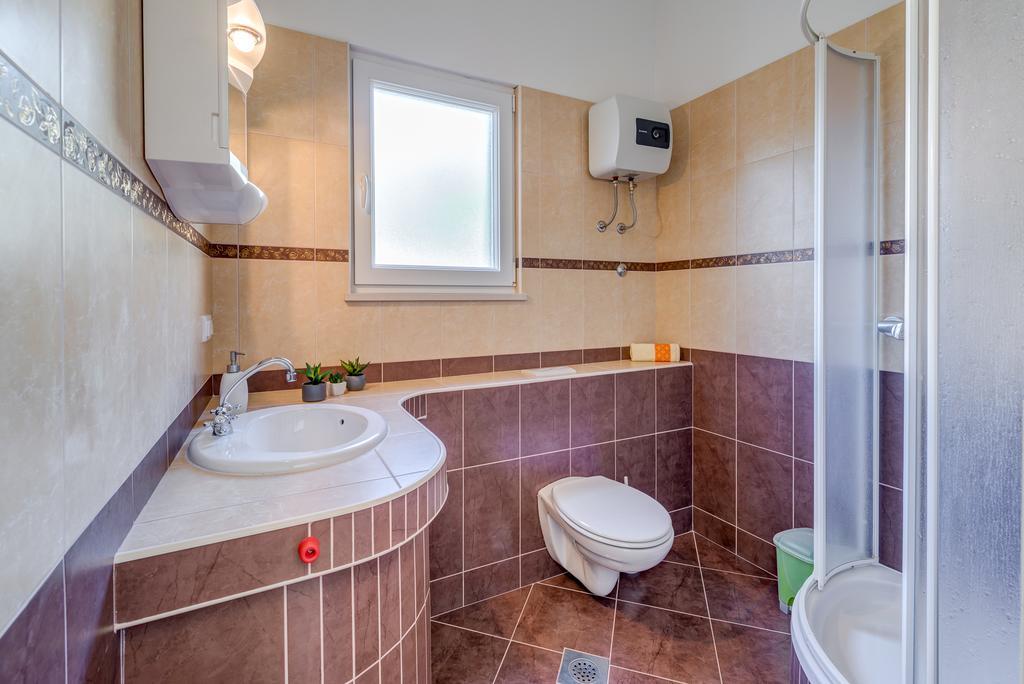 Holiday Home Mirna Vala Sevid ภายนอก รูปภาพ