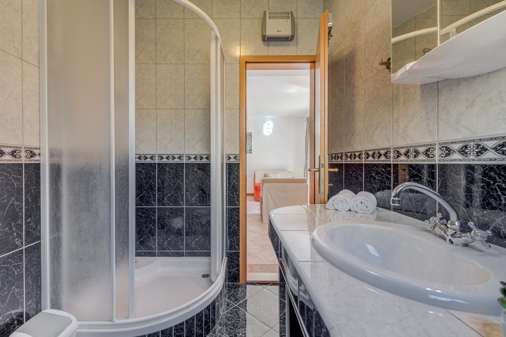 Holiday Home Mirna Vala Sevid ภายนอก รูปภาพ