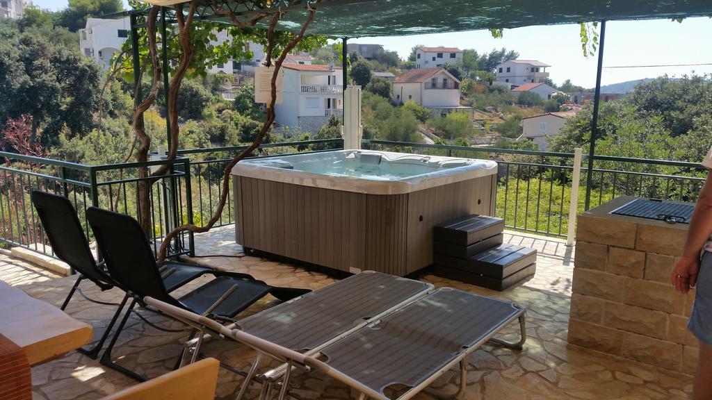 Holiday Home Mirna Vala Sevid ภายนอก รูปภาพ