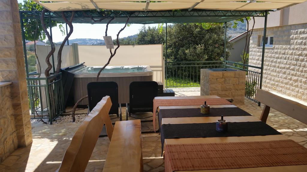 Holiday Home Mirna Vala Sevid ภายนอก รูปภาพ