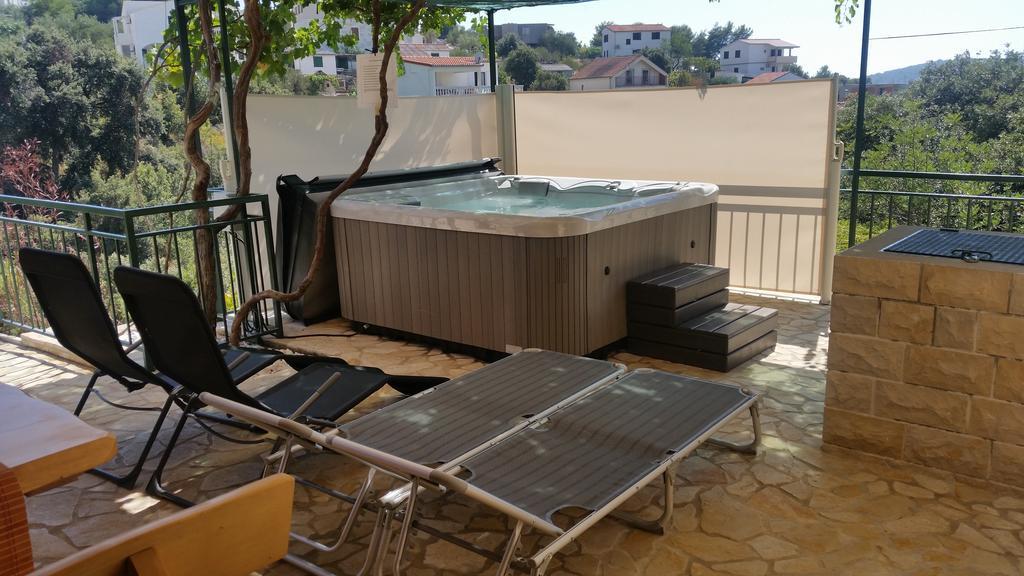 Holiday Home Mirna Vala Sevid ภายนอก รูปภาพ