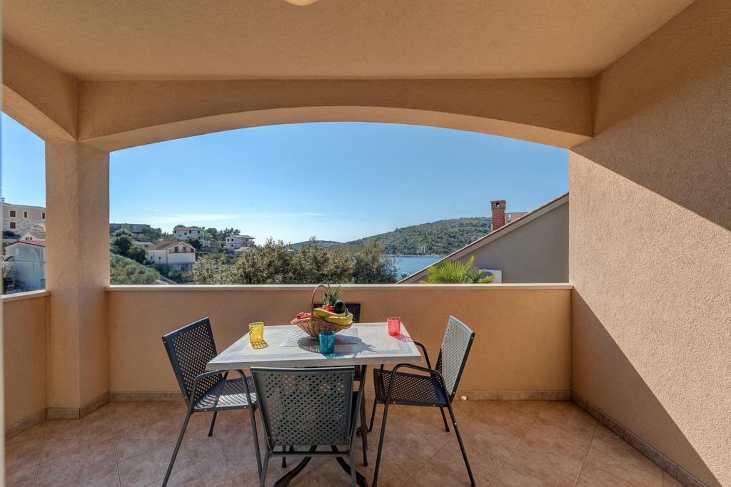 Holiday Home Mirna Vala Sevid ภายนอก รูปภาพ